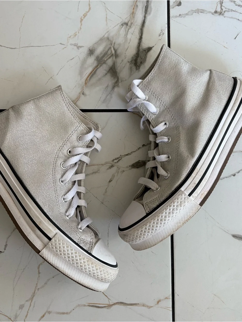 Converse Kids High Top Sneakers in Silver Glitter